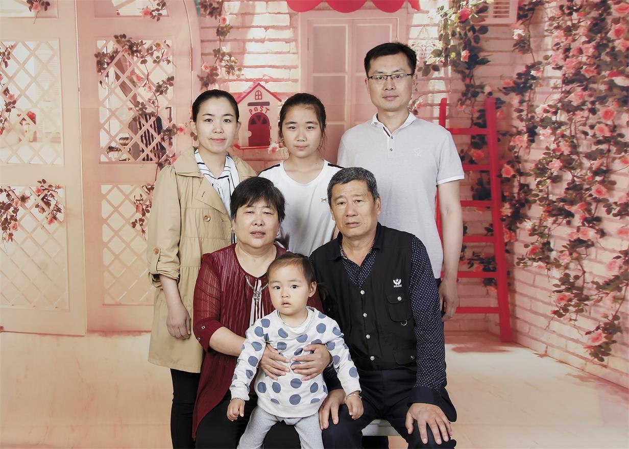 李莉王国利照片三.jpg