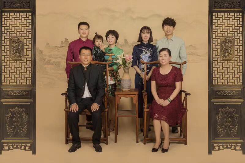 3王玉明儿子王鹏家庭合影.jpg