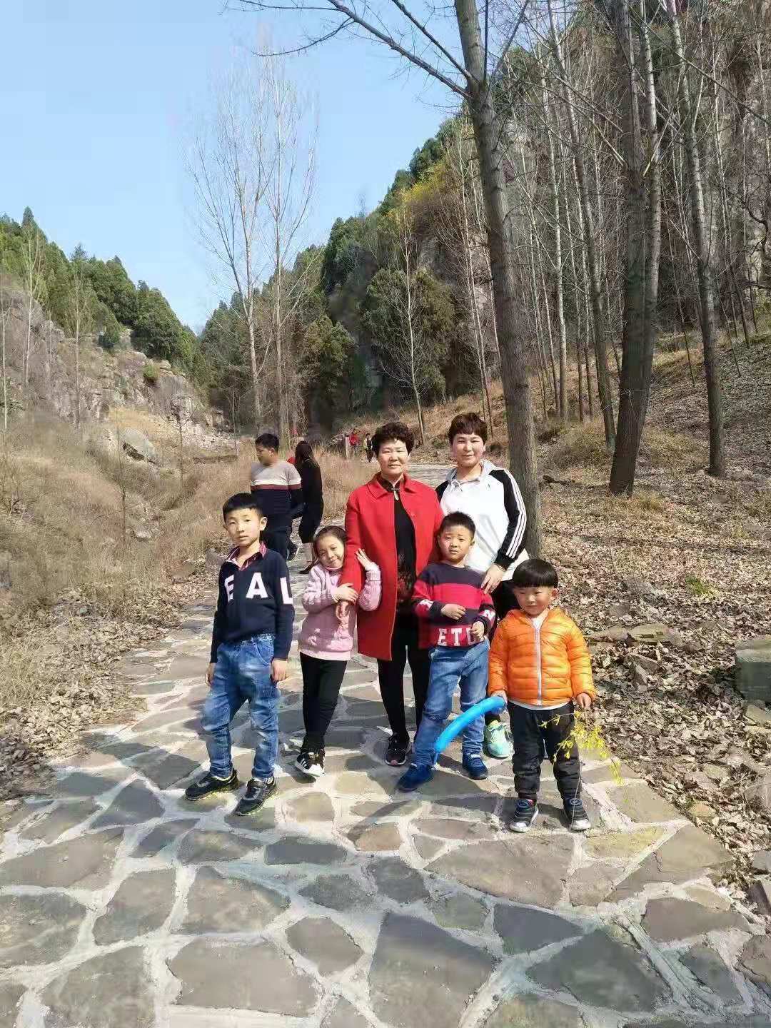 全家出游.jpg